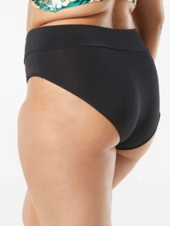 Coco Reef Serene Cross Over Bikini Bottom - Classic Solids 27 Coco Reef Serene Cross Over Bikini Bottom - Classic Solids -BCBGMAXAZRIA Shop U95480 006 alt03 R 9e5ba616 ebfc 4803 96c0 766198018786
