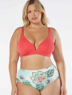 Coco Reef Astra Bra Sized Plunge Underwire Bikini Top - Solids -BCBGMAXAZRIA Shop U95496 816 alt02 31dd14bb 6614 4e9c 996d d5fea3a6cdb4