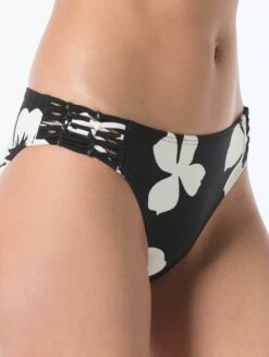 Vince Camuto Low Rise Bikini Bottom - Spaced Floral -BCBGMAXAZRIA Shop V1Q201 001 alt02 6c9f5e01 11d2 46ba 8141 084ea0f7ba4f