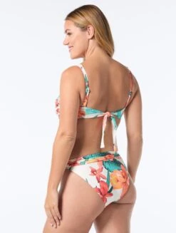 Coco Reef Stunner Bra Sized Underwire Bandeau Bikini Top - Island Flora 9 Coco Reef Stunner Bra Sized Underwire Bandeau Bikini Top - Island Flora -BCBGMAXAZRIA Shop u7b555 100 alt03 1