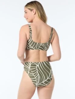 Coco Reef Divine Bra Sized Underwire Bikini Top - Graphic Palm 11 Coco Reef Divine Bra Sized Underwire Bikini Top - Graphic Palm -BCBGMAXAZRIA Shop u8e567 330 alt04 1